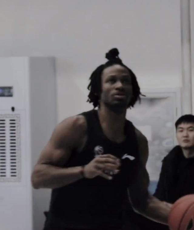 挠脚心vk 冰小白