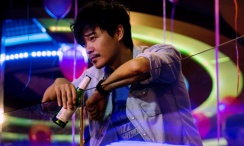 午夜视频黄